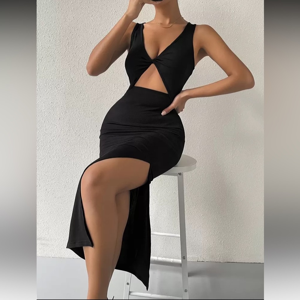 Privé Solid Cut Out Split Thigh Dress